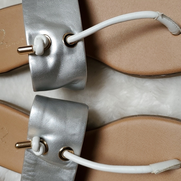 A2 by Aerosoles Size 8.5 Chlear View Metallic Sandals - Picture 4 of 4